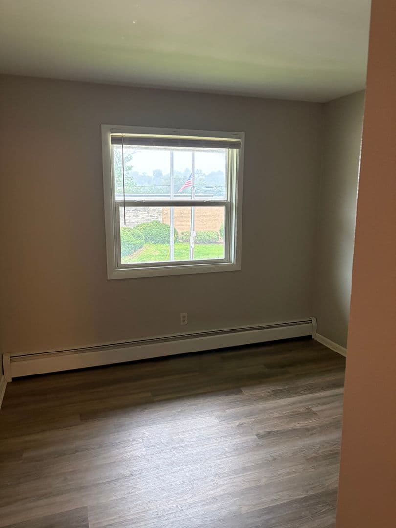 Waukesha Apartment: 1165 White Rock Ave
