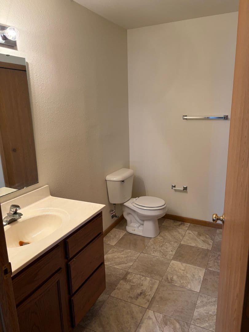 Ixonia Apartment: W1081 Lewis Lane