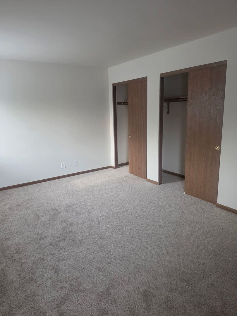 Elkhorn Apartment: 37 West Street