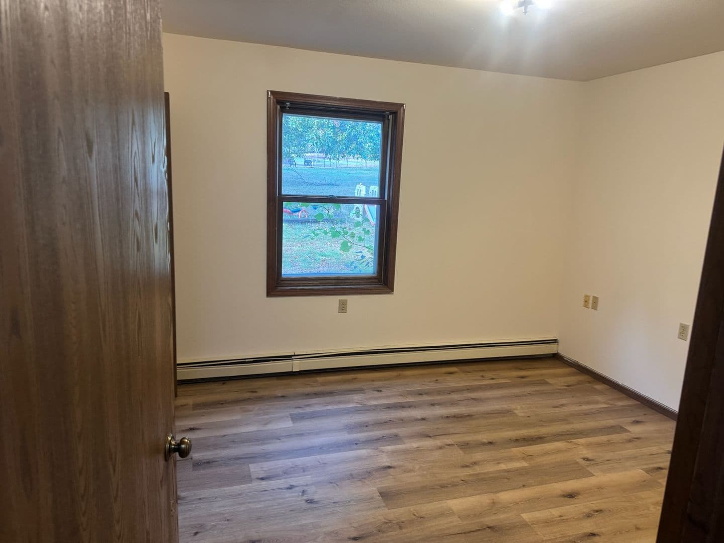 Camp Douglas Apartment: 789 Nelson Valley
