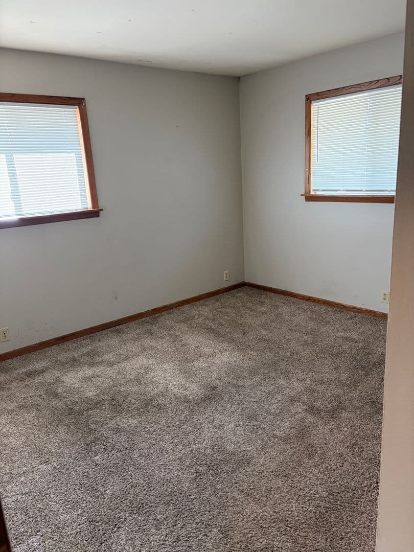 Beaver Dam Apartment: 109 Lakecrest Drive