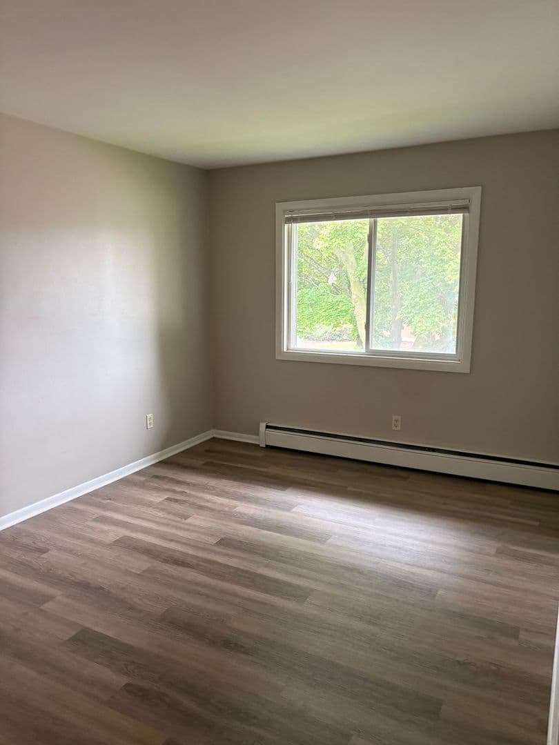 Waukesha Apartment: 1165 White Rock Ave