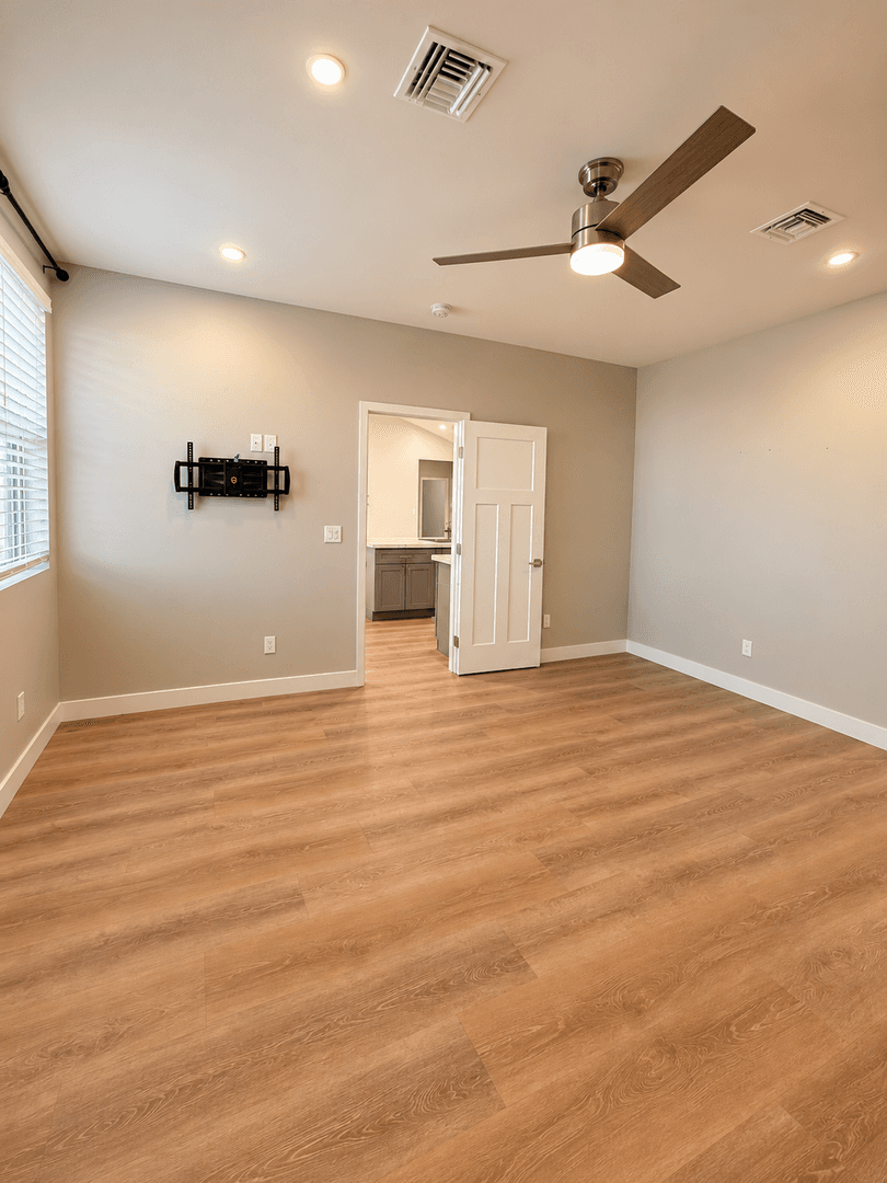 Twentynine Palms House: 6829 Indian Cove Rd