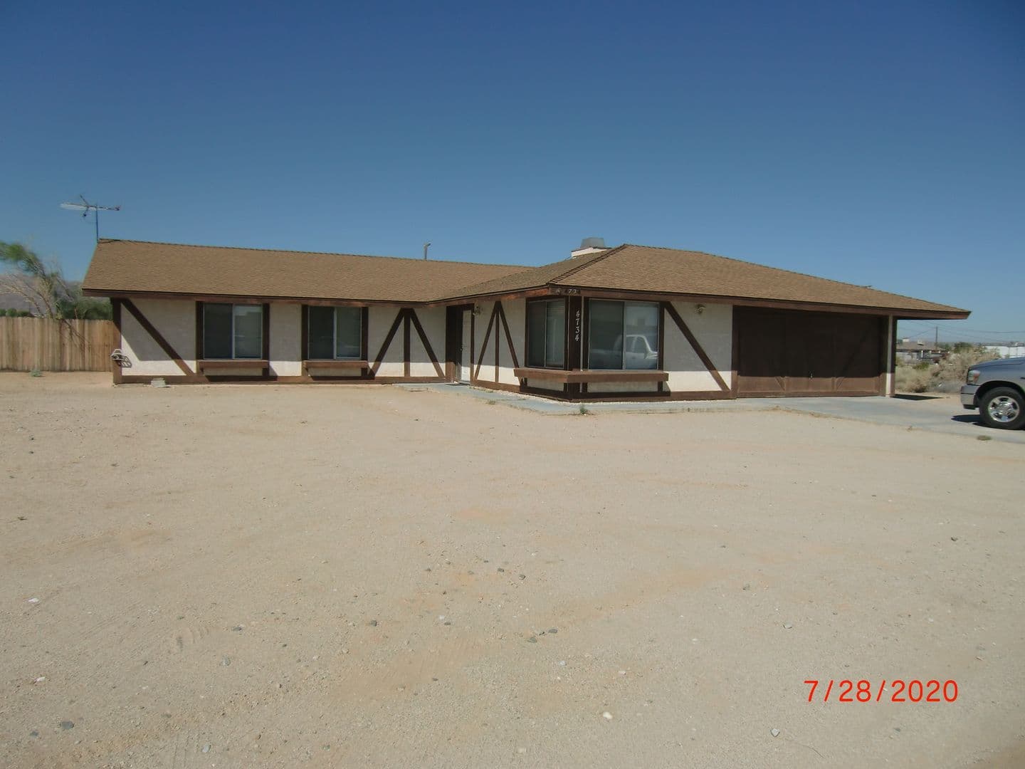 29 Palms House: 4734 Round Up Rd