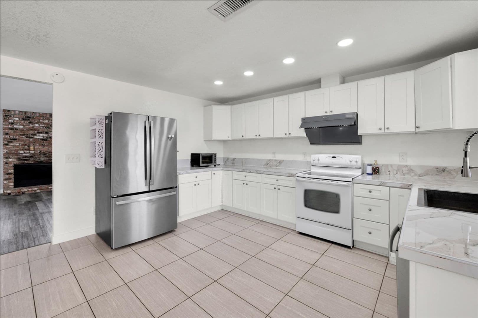 Twentynine Palms House: 6776 Quail Spring Ave