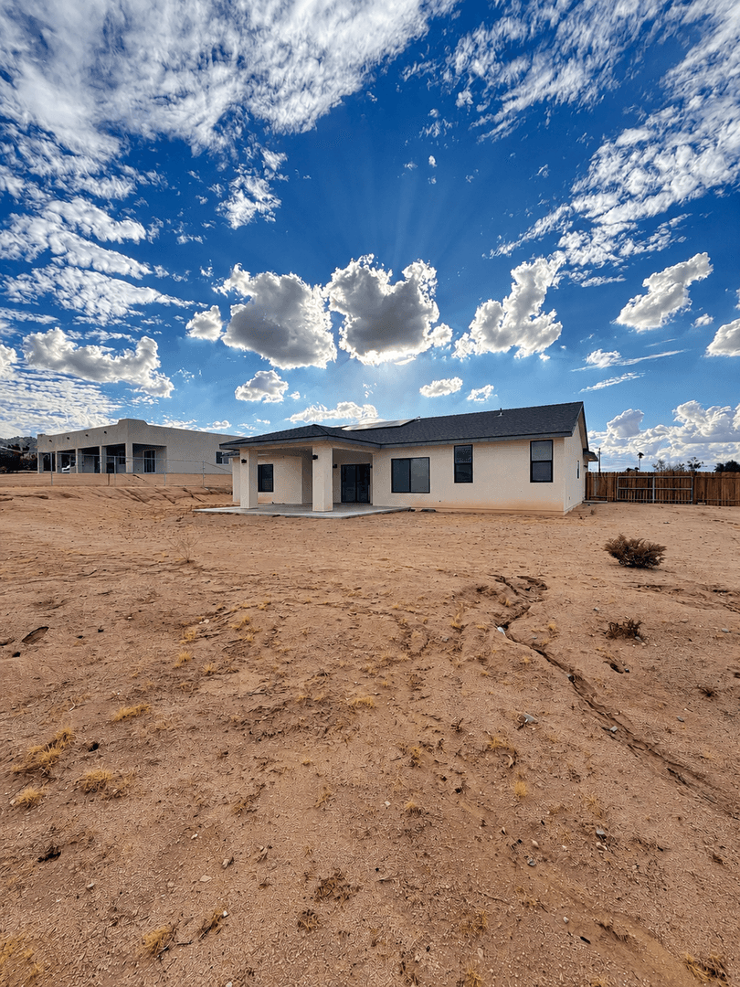 Twentynine Palms House: 6829 Indian Cove Rd