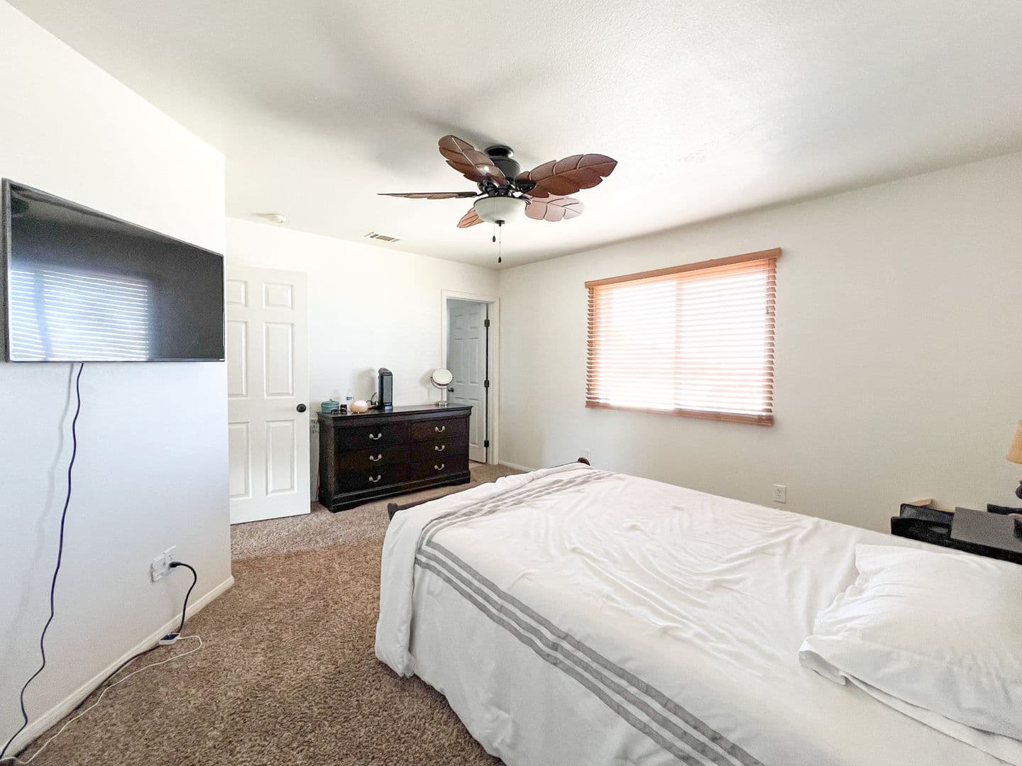 Twentynine Palms House: 6829 Quail Spring Avenue