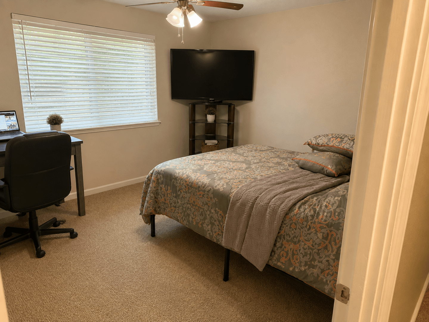29 Palms House: 73837 Playa Vista