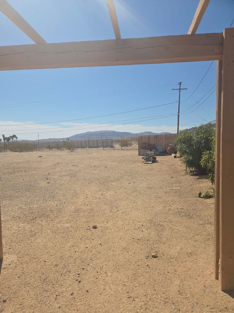 Twentynine Palms House: 72565 Granite Ave