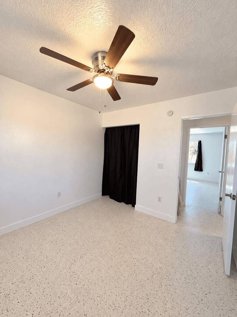 Twentynine Palms House: 71810 El Paseo Dr.