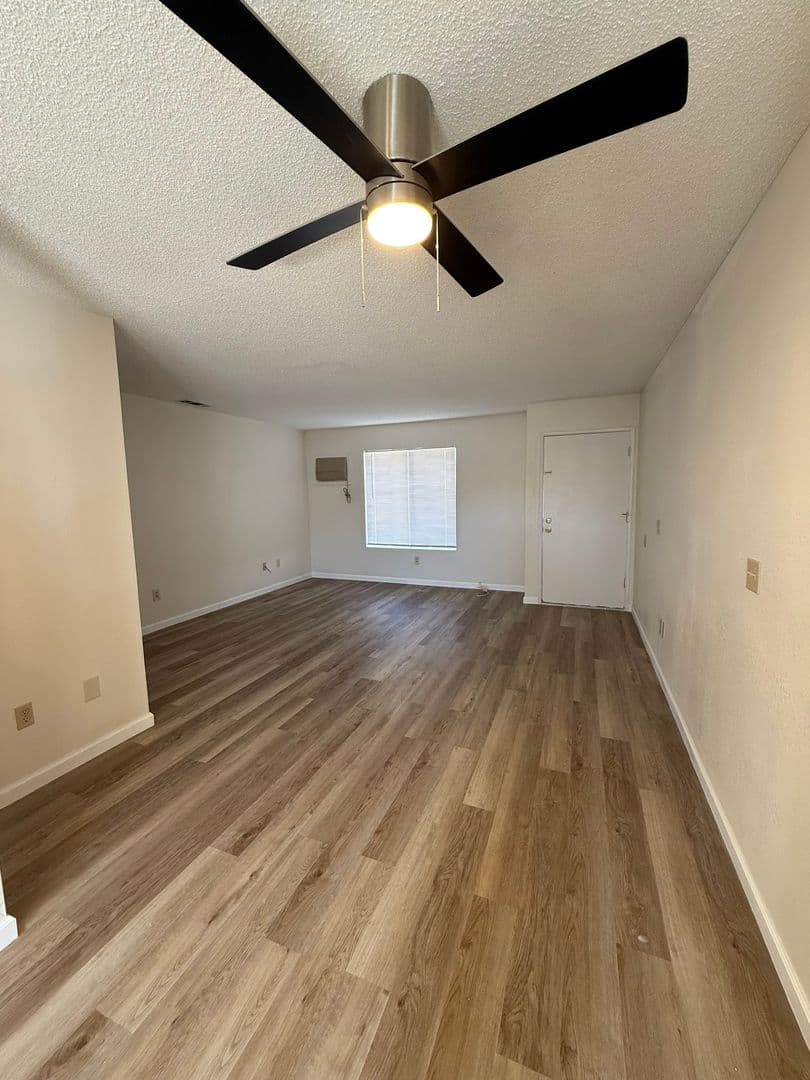 Twentynine Palms Apartment: 73615 Sun Valley