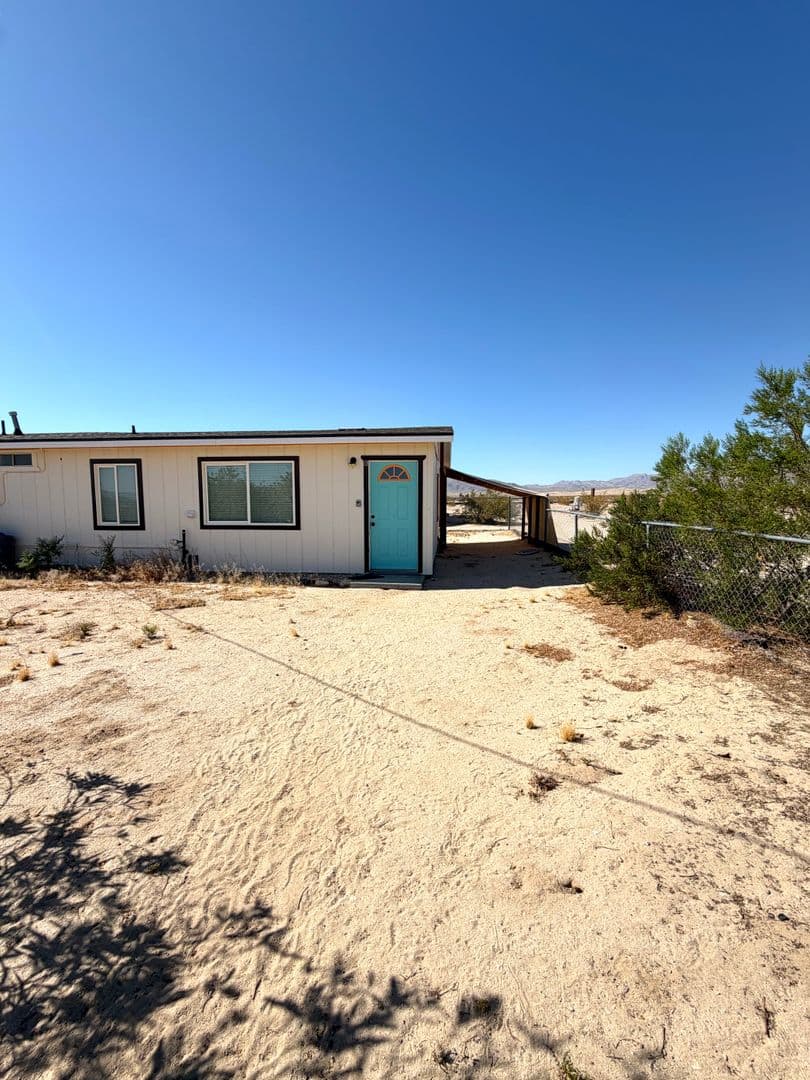 Twentynine Palms Apartment: 76233 Amboy Rd