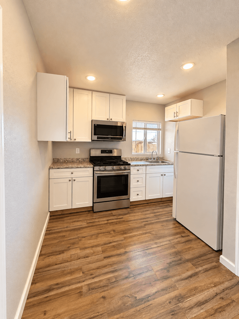 Twentynine Palms Apartment: 6403 East Court (FRONT)