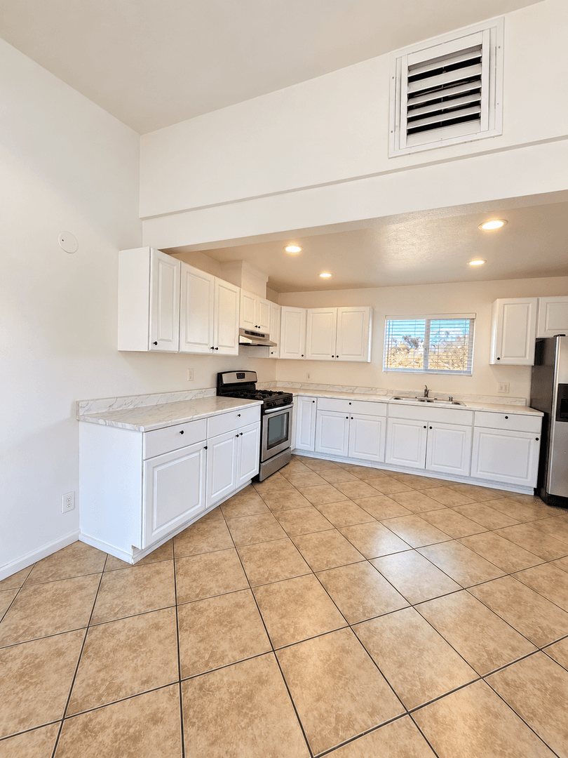 Twentynine Palms Apartment: 73445 Sunnyvale Dr