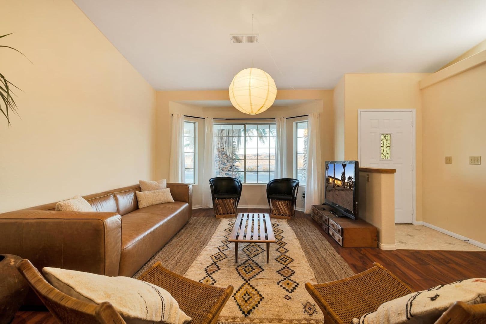 Twentynine Palms House: 75051 Saddlehorn Road