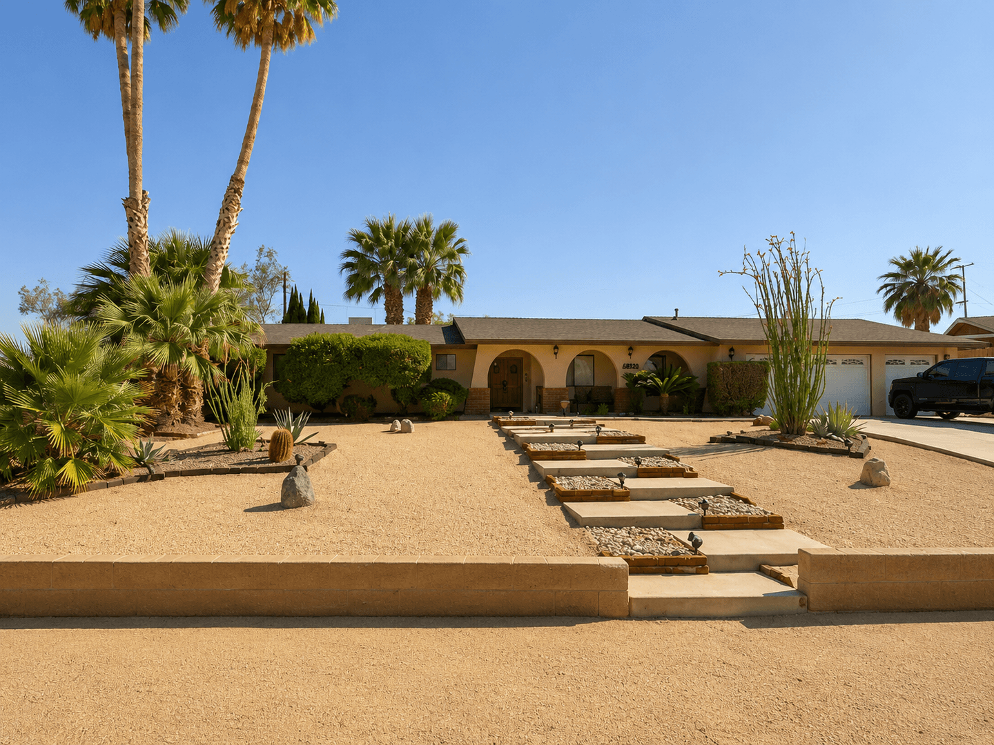 29 Palms House: 73837 Playa Vista