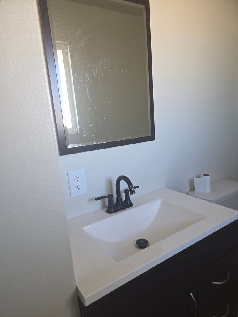 Twentynine Palms House: 72565 Granite Ave