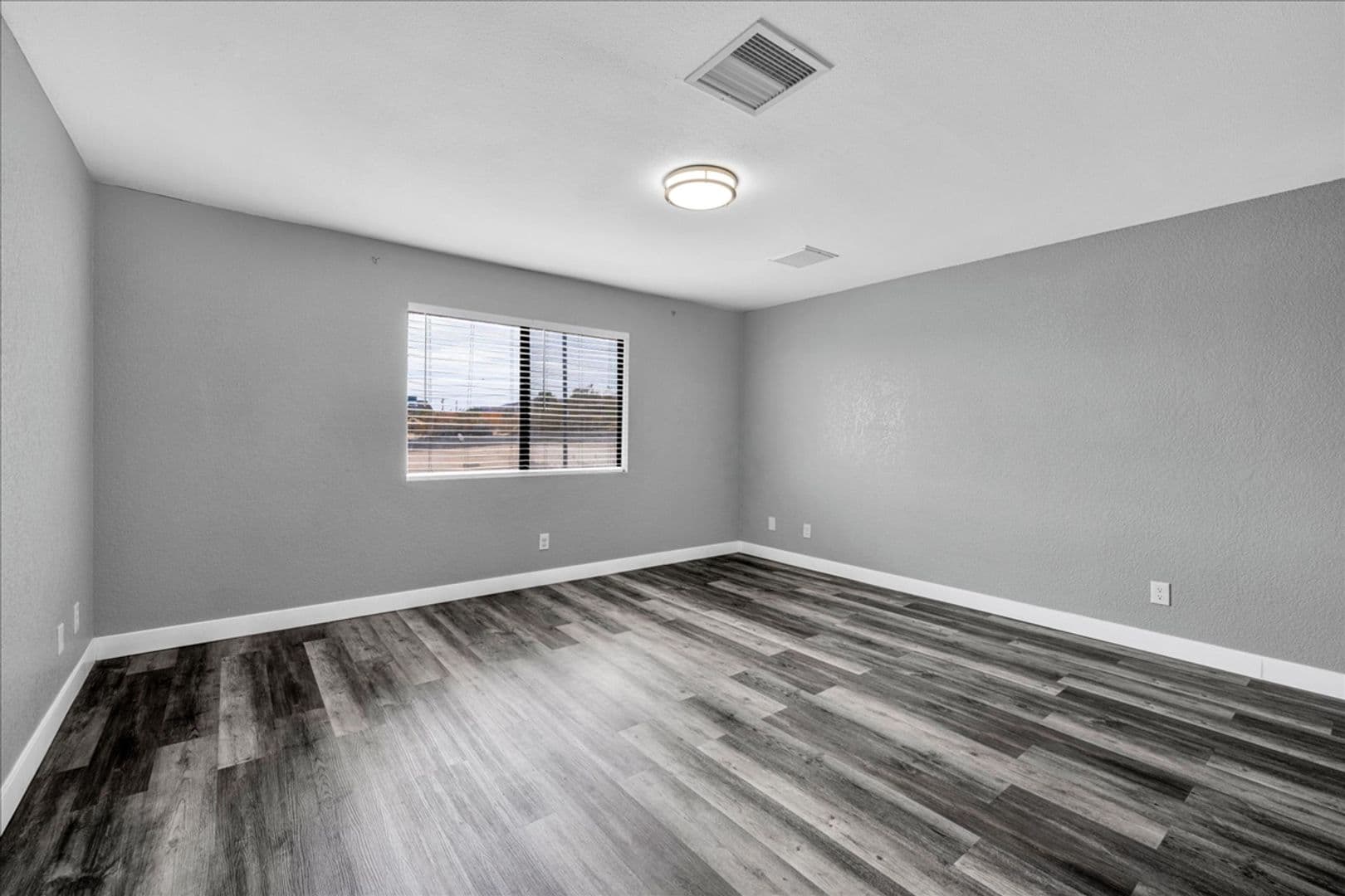 Twentynine Palms House: 6776 Quail Spring Ave