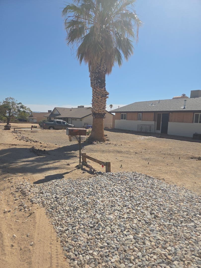 Twentynine Palms House: 72565 Granite Ave