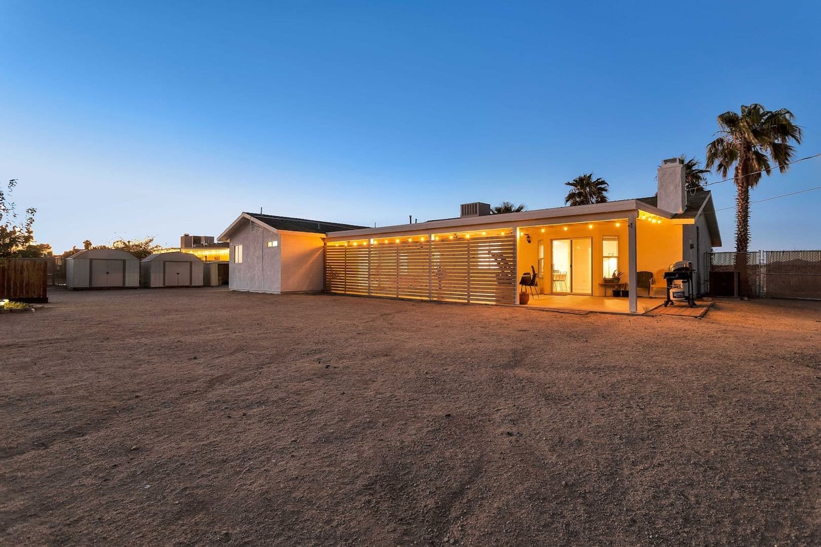 Twentynine Palms House: 75051 Saddlehorn Road