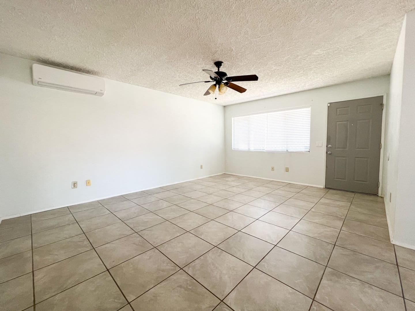 Twentynine Palms House: 6245 Cahuilla Ave