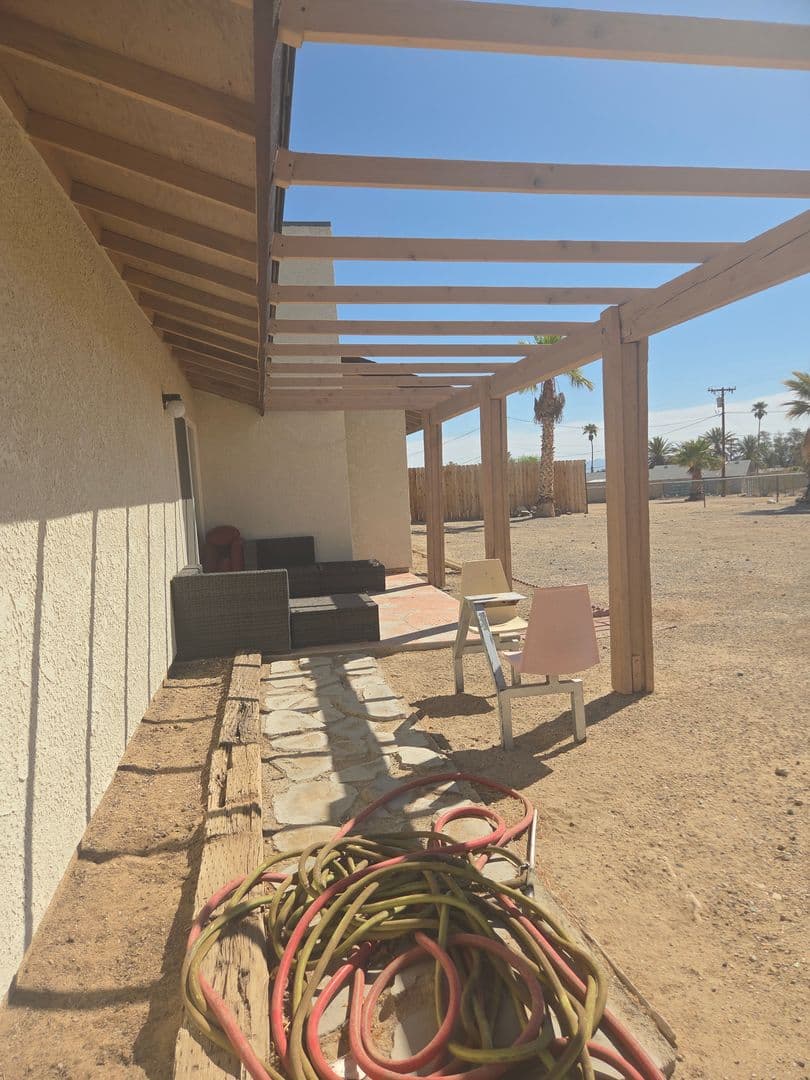 Twentynine Palms House: 72565 Granite Ave