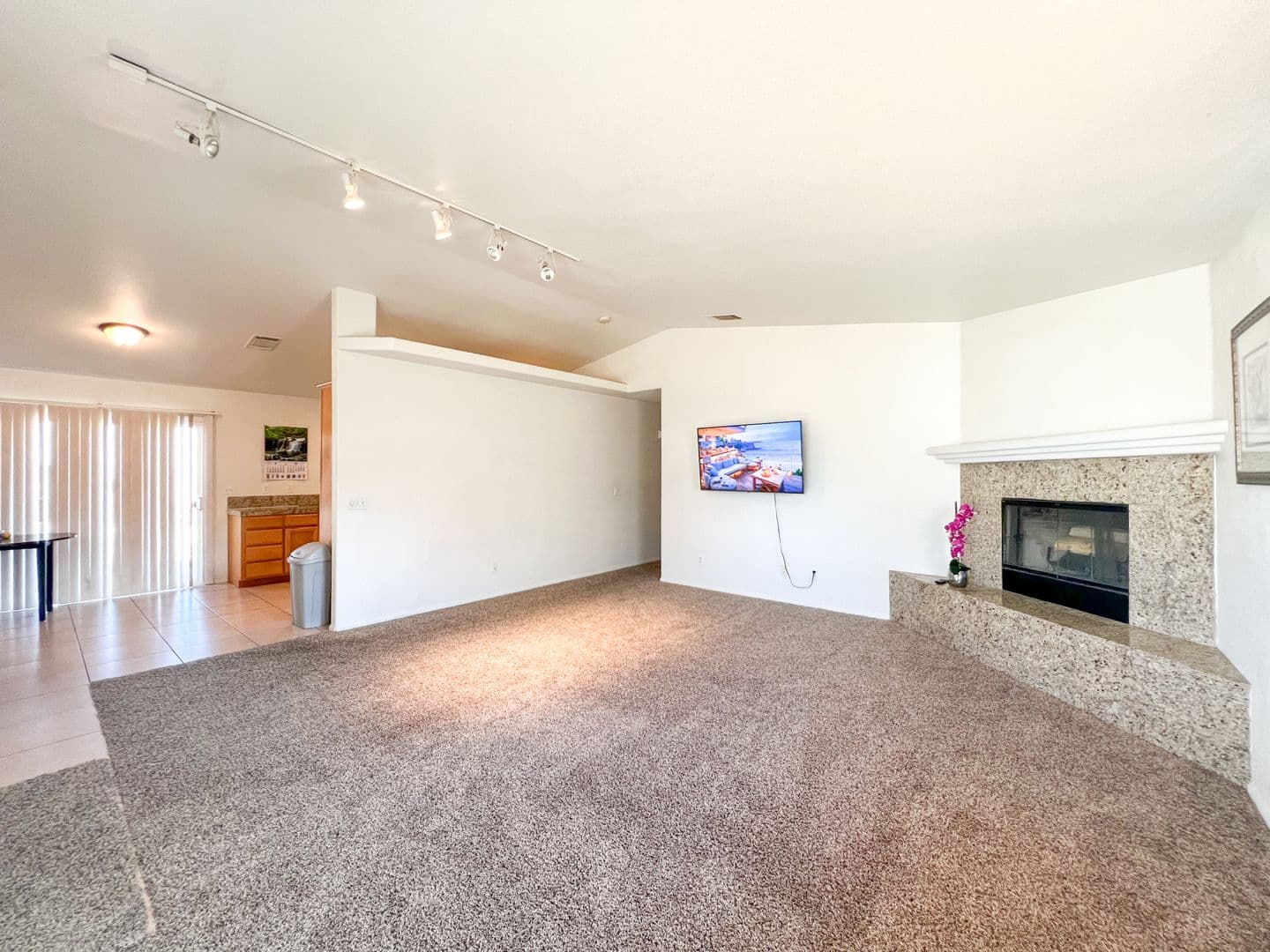Twentynine Palms House: 6829 Quail Spring Avenue