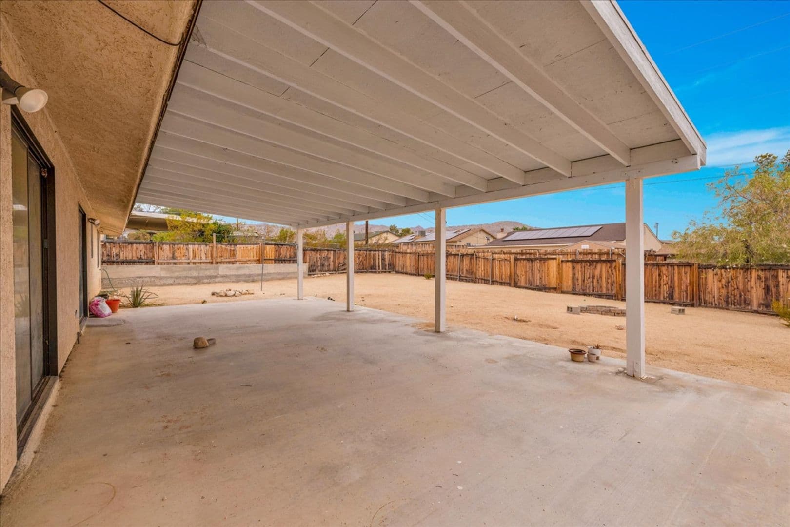 Twentynine Palms House: 6776 Quail Spring Ave