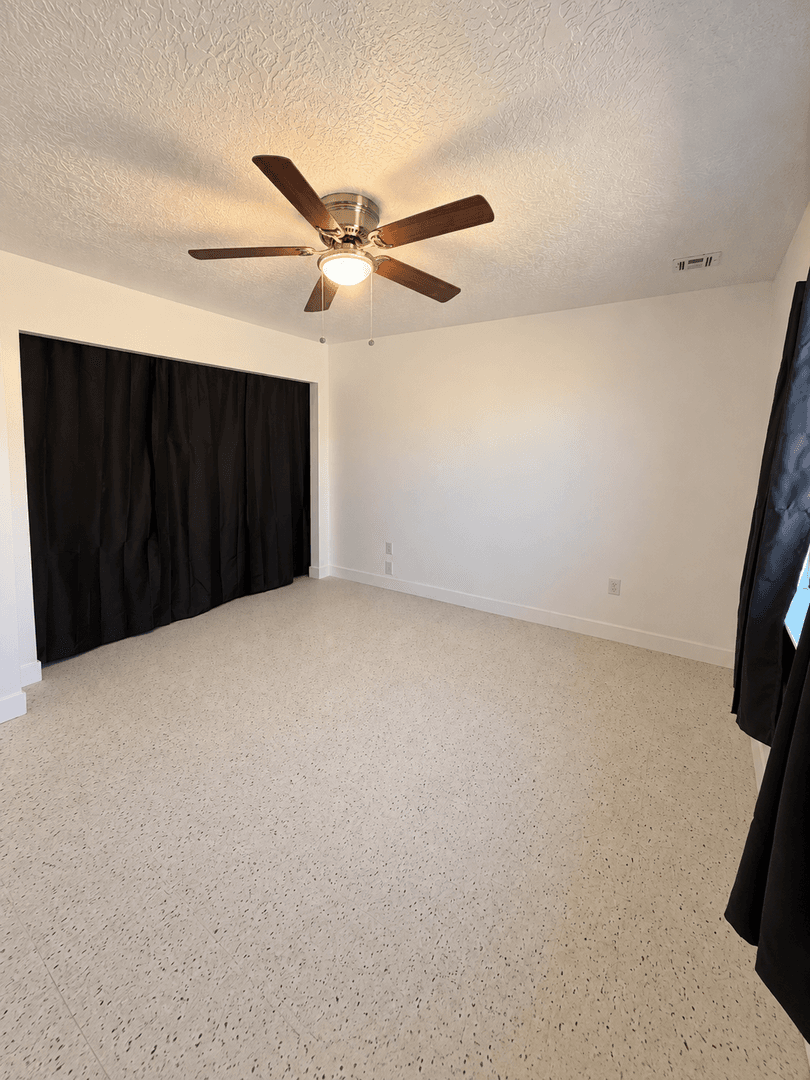 Twentynine Palms House: 71810 El Paseo Dr.
