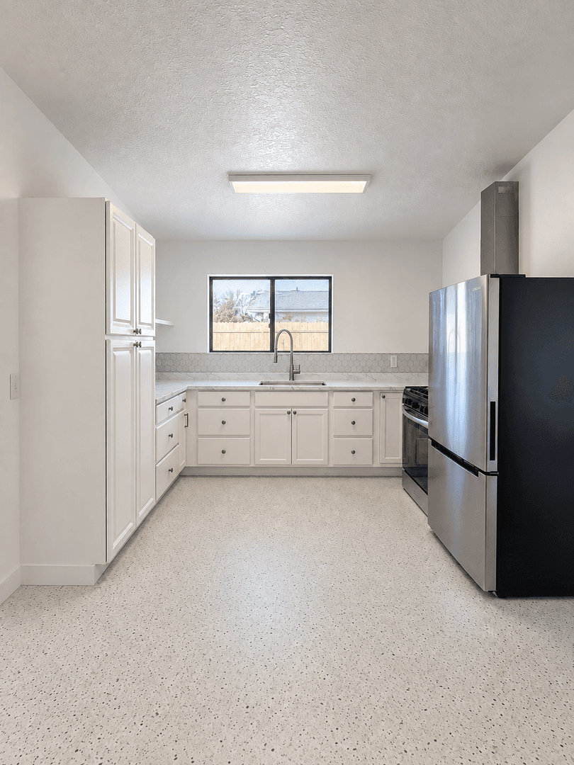 Twentynine Palms House: 71810 El Paseo Dr.