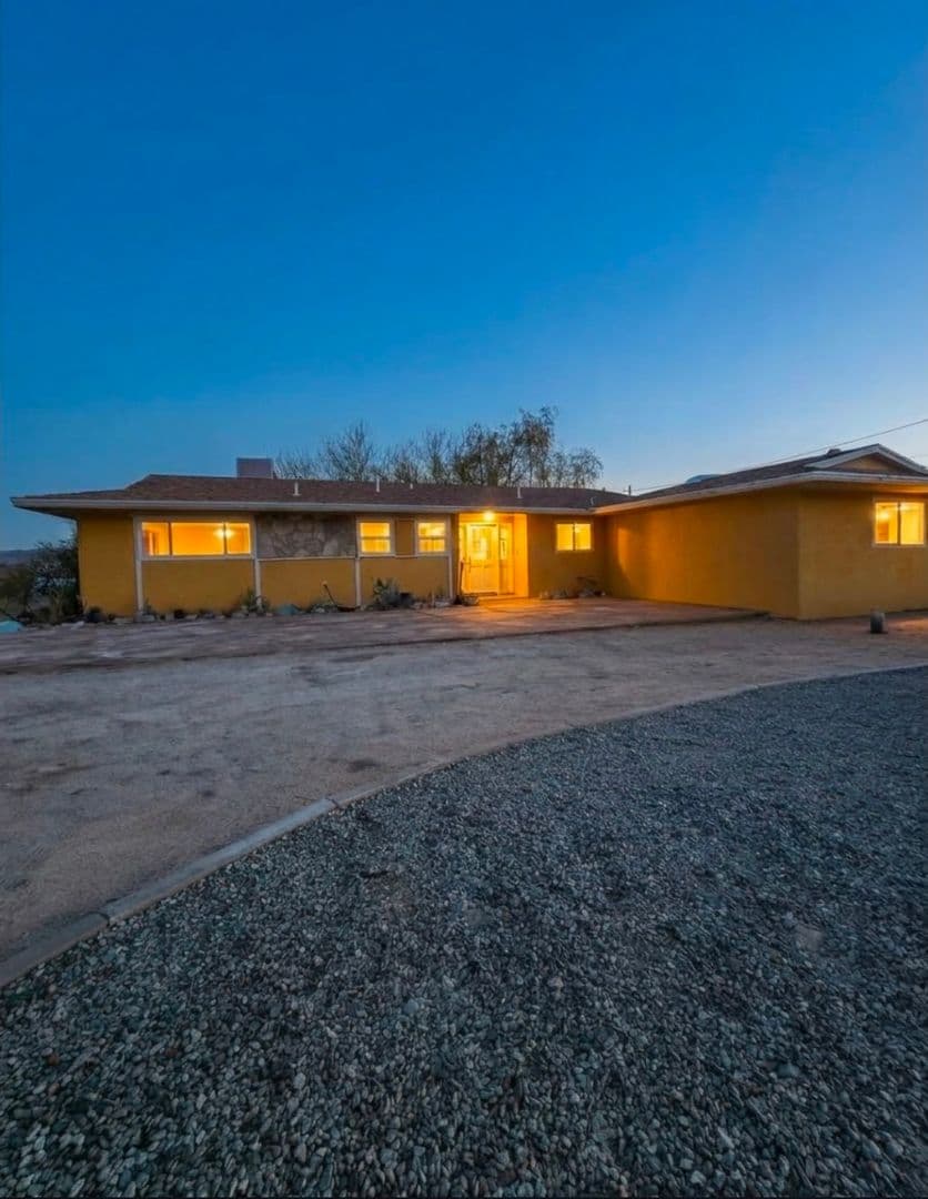 Morongo Valley House: 50521 Skyview Ln