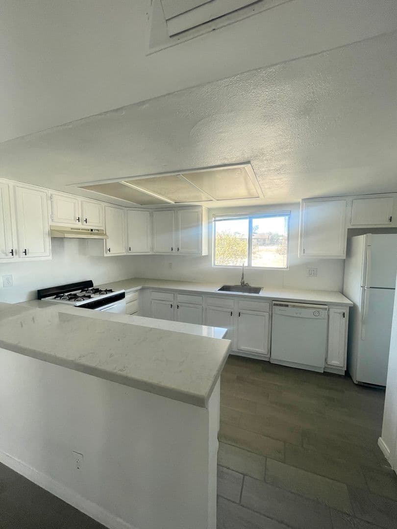 Twentynine Palms Apartment: 74077 Cactus Drive