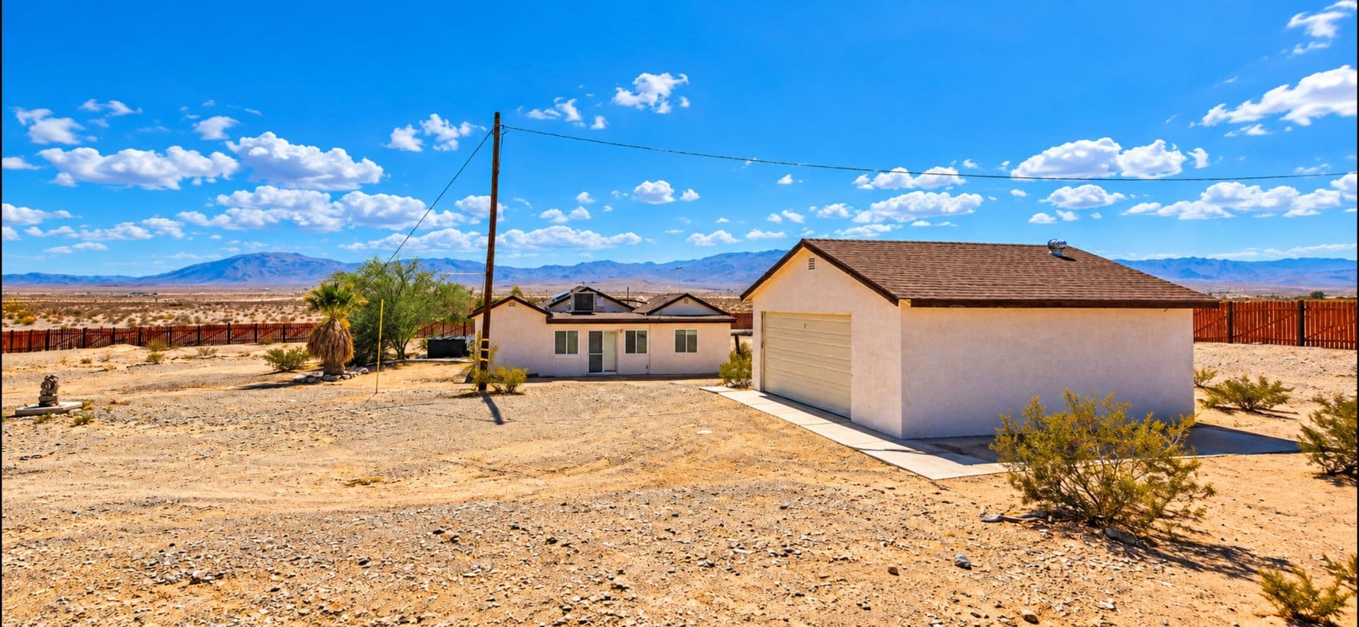 Twentynine Palms House: 2300 Bullion Mtn Rd.    (0528)