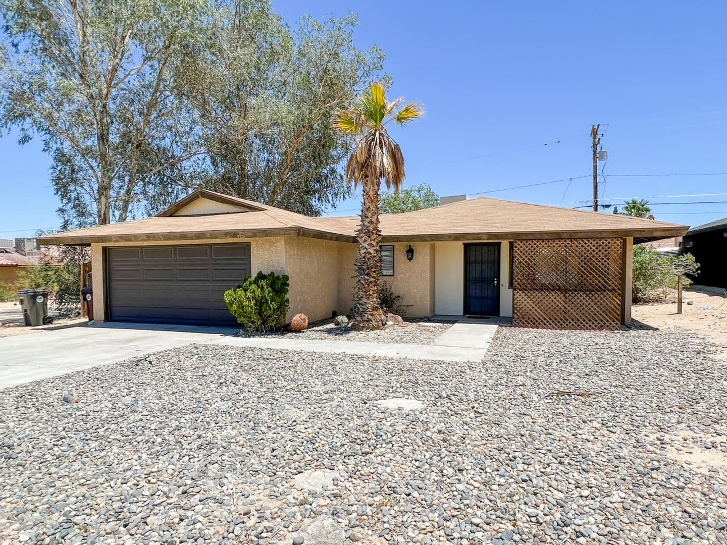 Twentynine Palms House: 6245 Cahuilla Ave