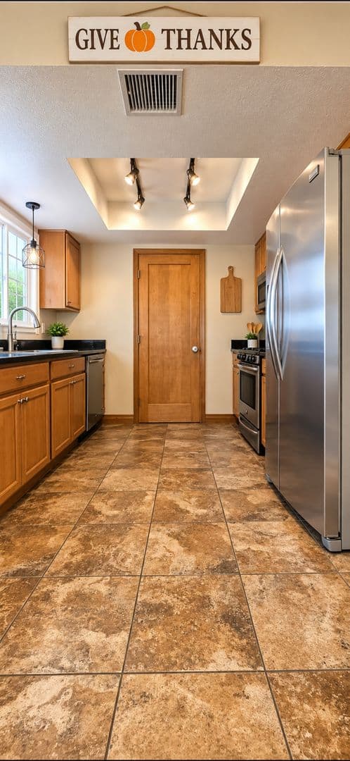 29 Palms House: 74242 Pinon Dr.
