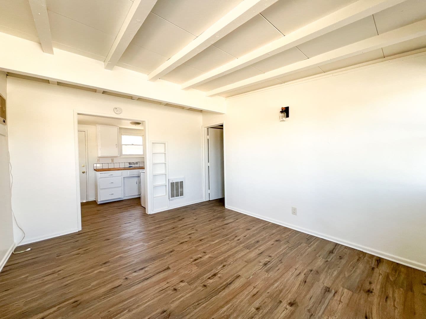 29 Palms Apartment: 6067 Abronia Ave