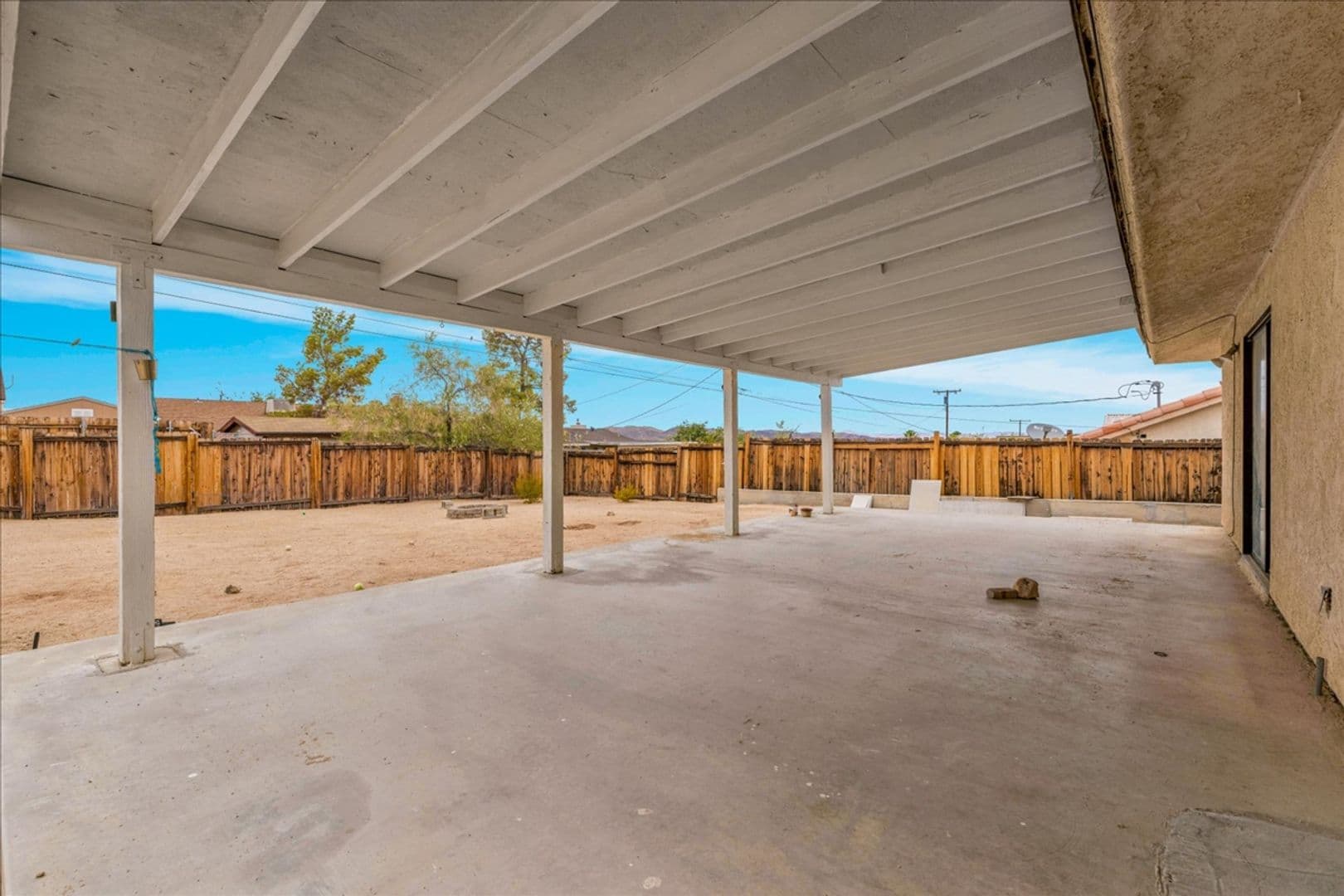 Twentynine Palms House: 6776 Quail Spring Ave