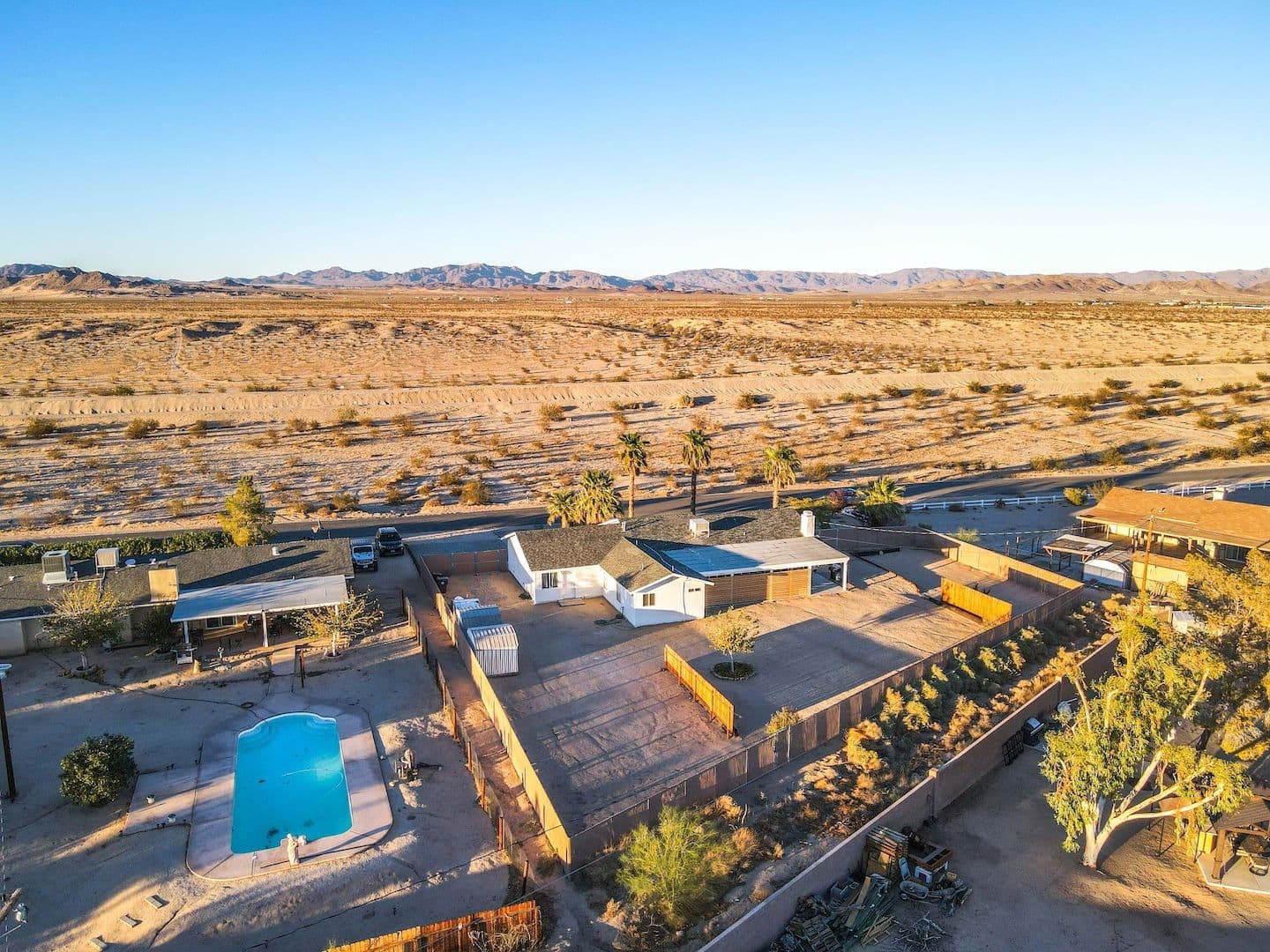 Twentynine Palms House: 75051 Saddlehorn Road