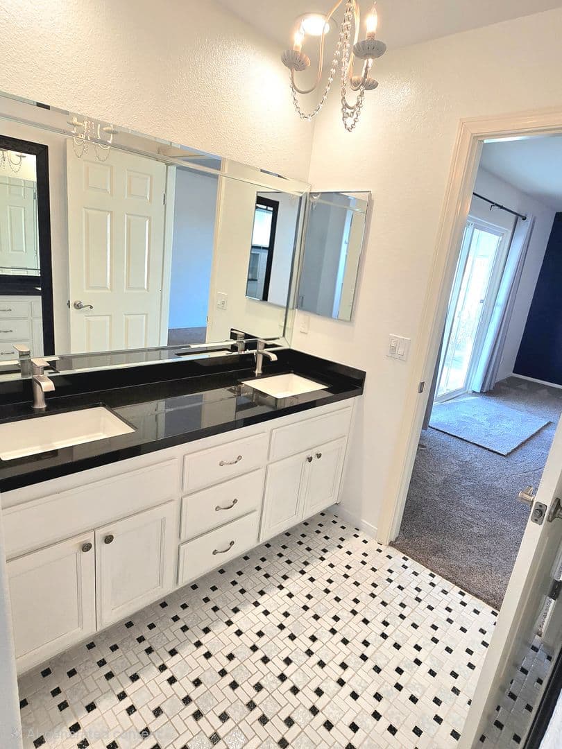 Twentynine Palms House: 74404 Pinon Dr