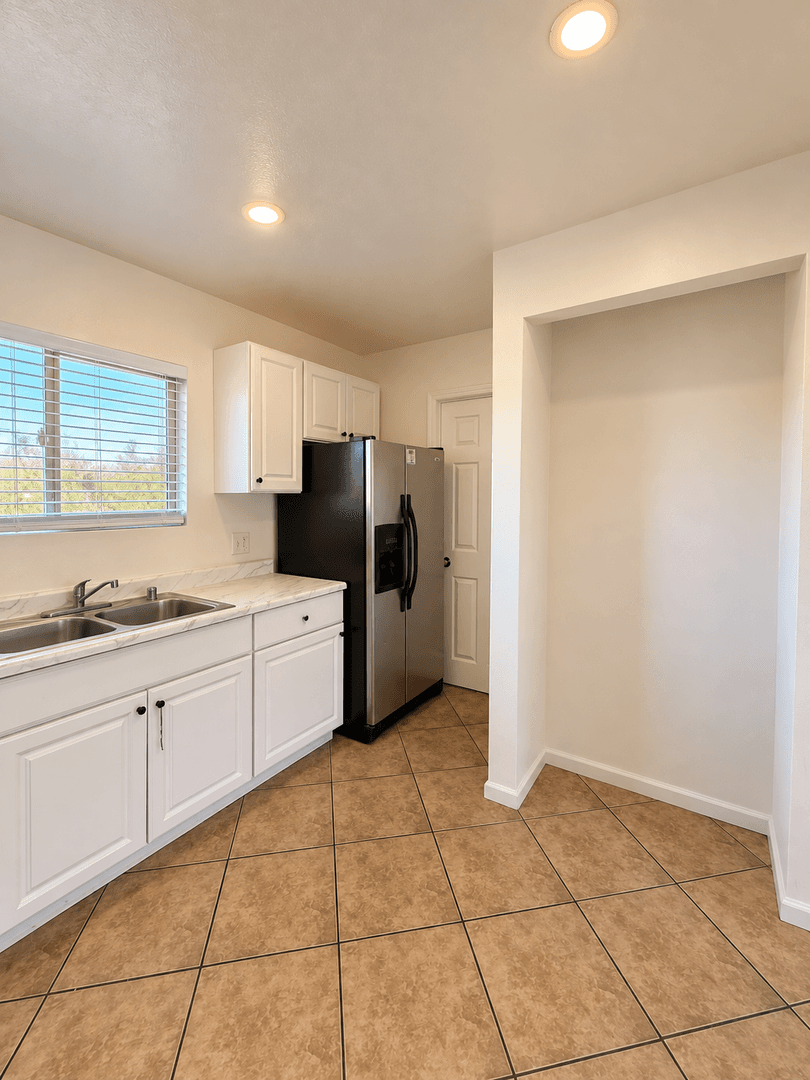 Twentynine Palms Apartment: 73445 Sunnyvale Dr