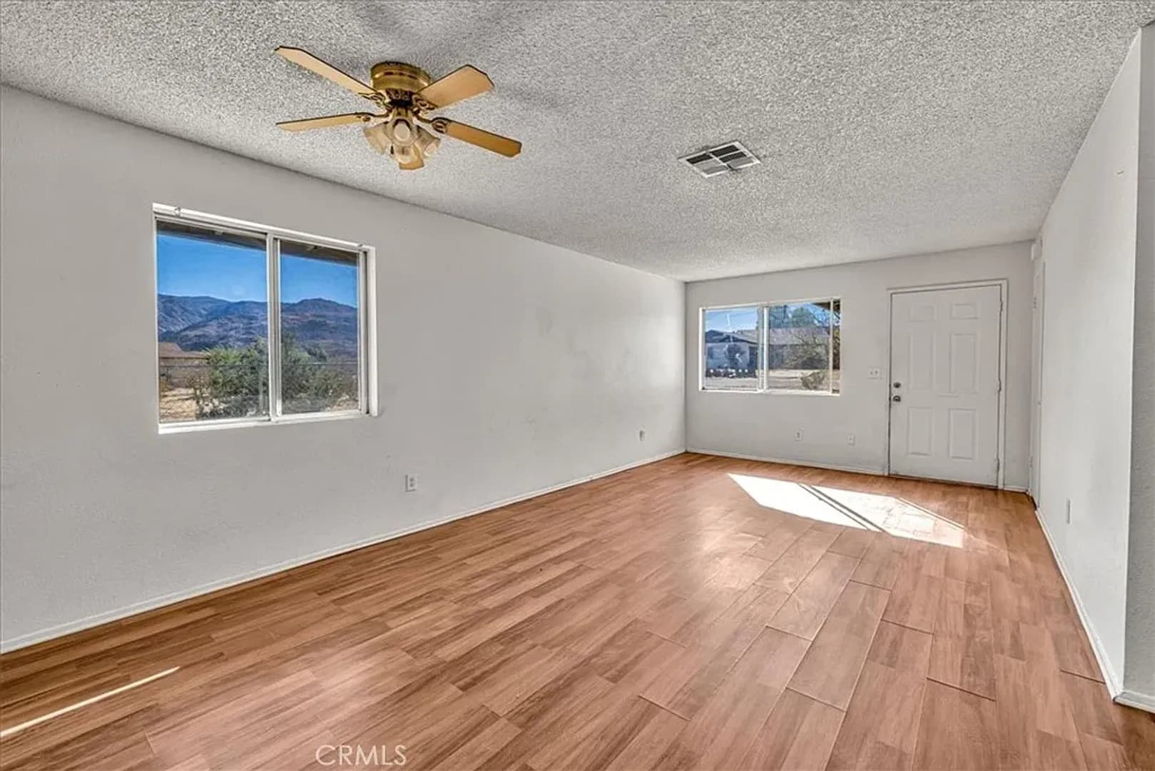 29 Palms House: 6211 Daisy Ave.