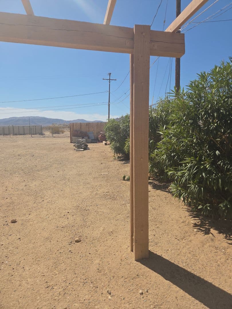 Twentynine Palms House: 72565 Granite Ave