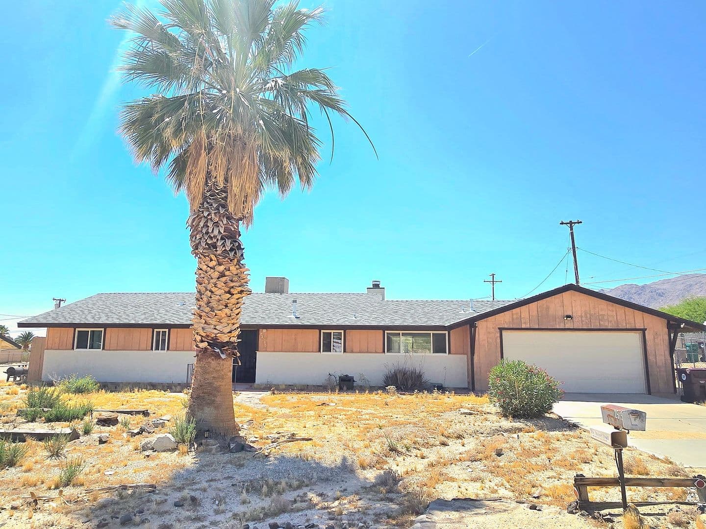 Twentynine Palms House: 72565 Granite Ave