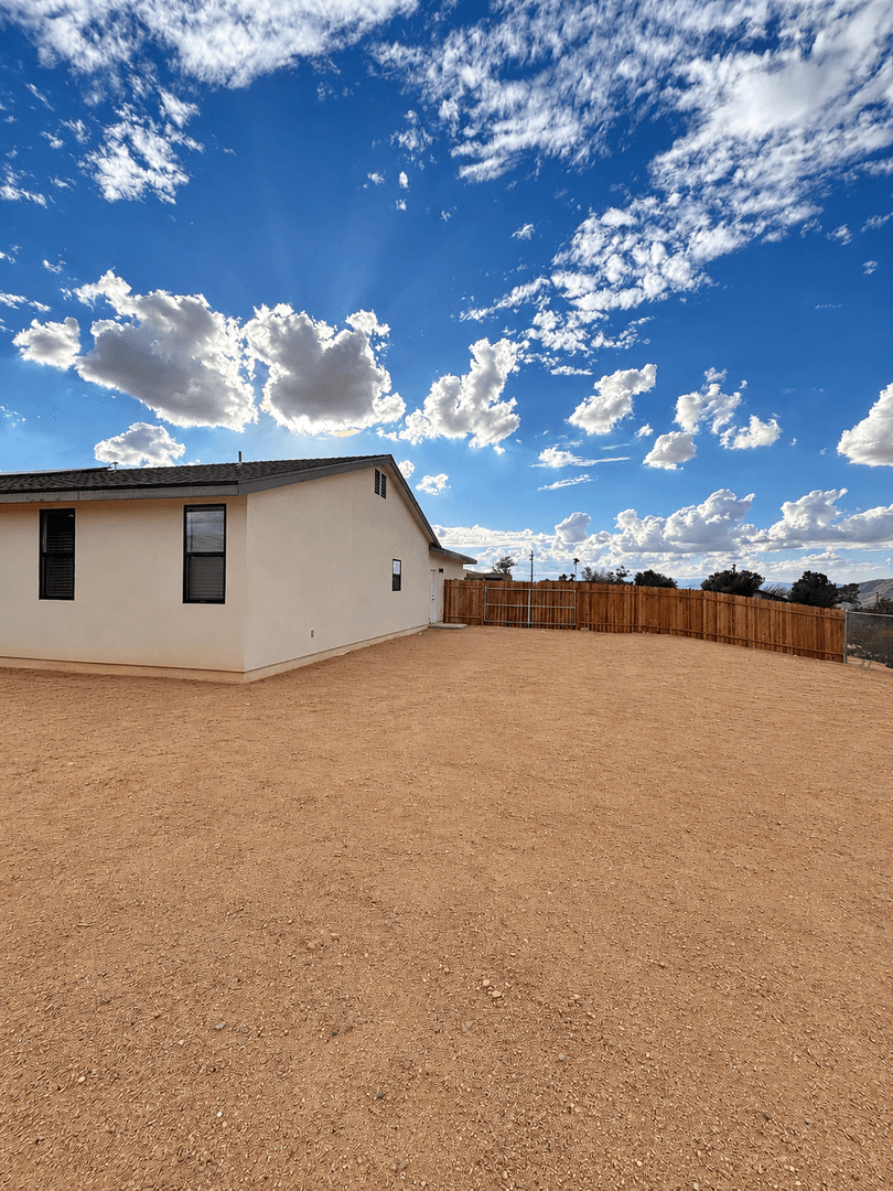 Twentynine Palms House: 6829 Indian Cove Rd