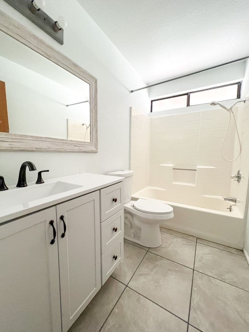 Twentynine Palms House: 6245 Cahuilla Ave