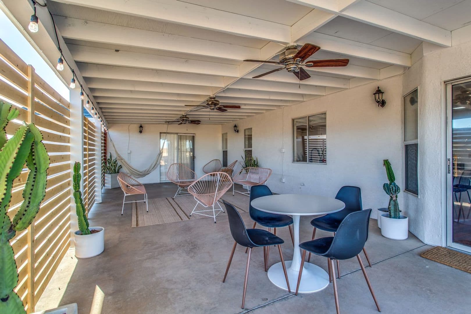 Twentynine Palms House: 75051 Saddlehorn Road