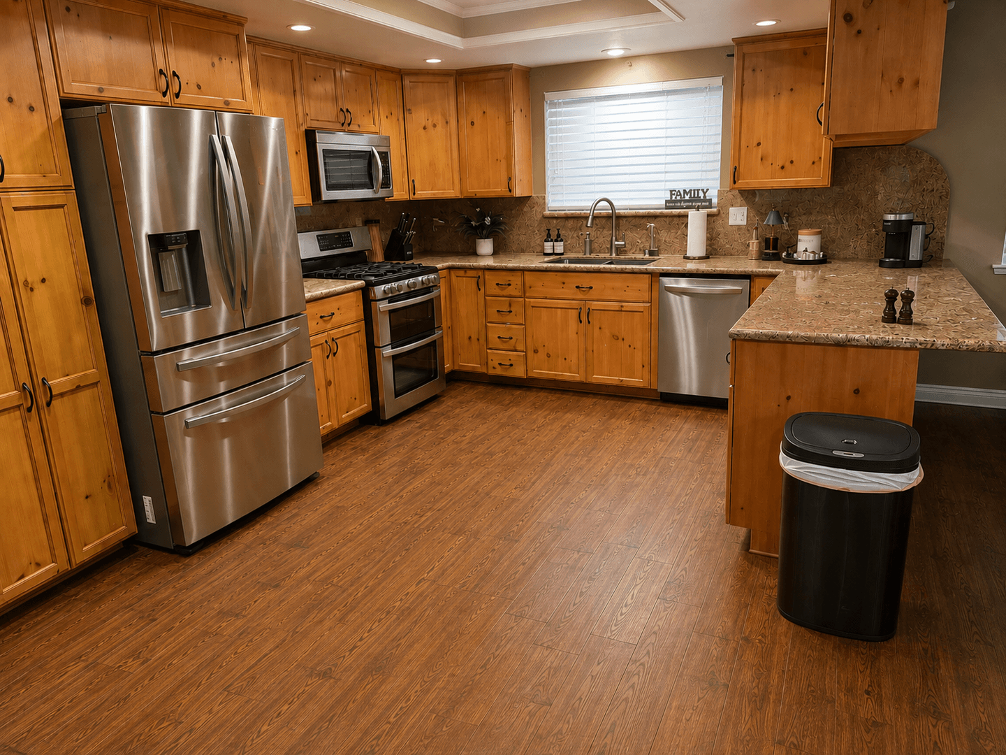 29 Palms House: 73837 Playa Vista