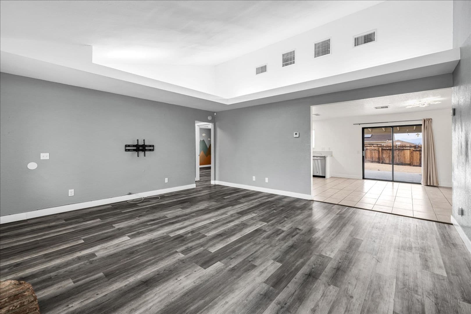Twentynine Palms House: 6776 Quail Spring Ave