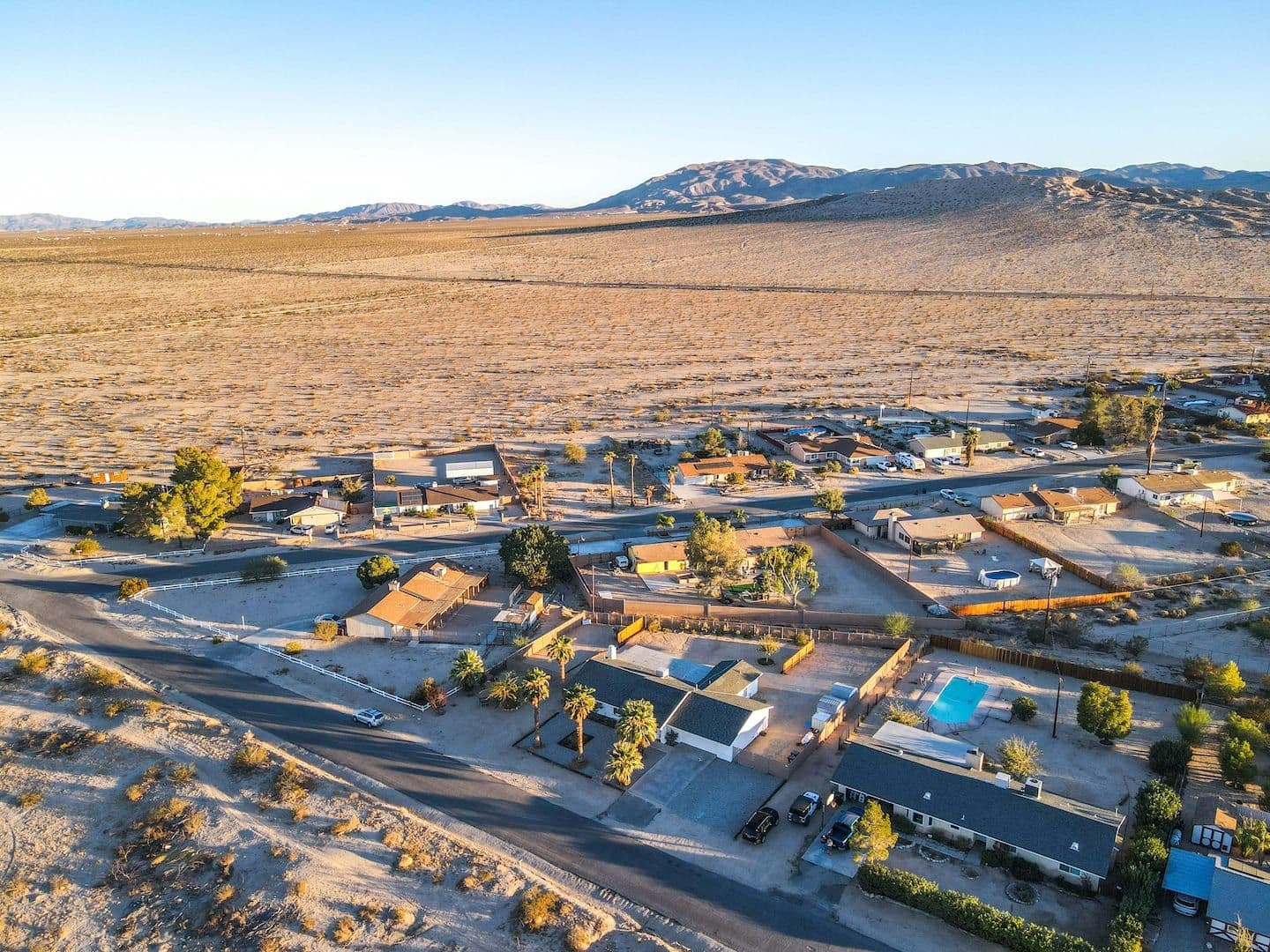 Twentynine Palms House: 75051 Saddlehorn Road