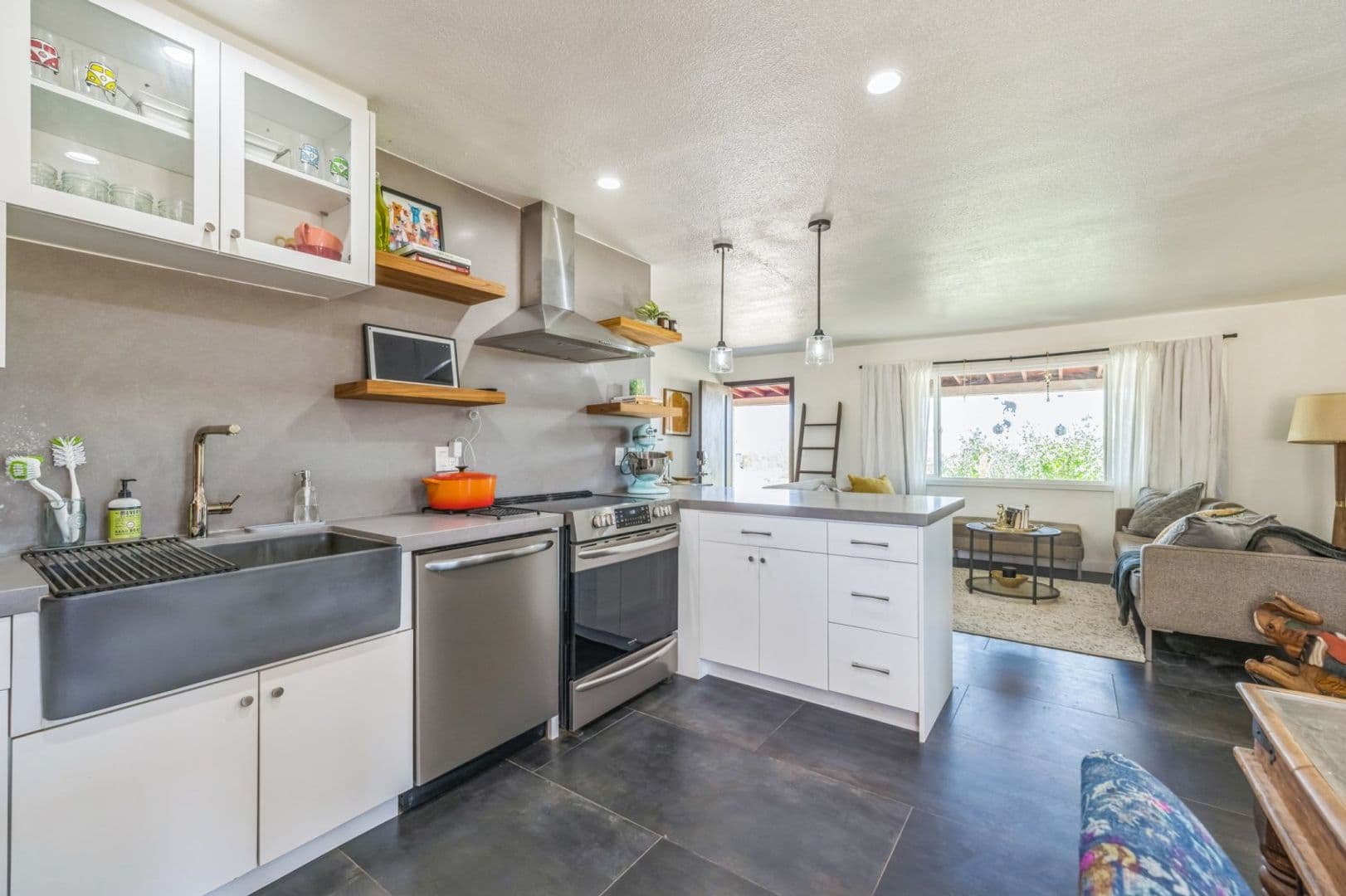 Joshua Tree House: 61381 Alta Mura Dr.